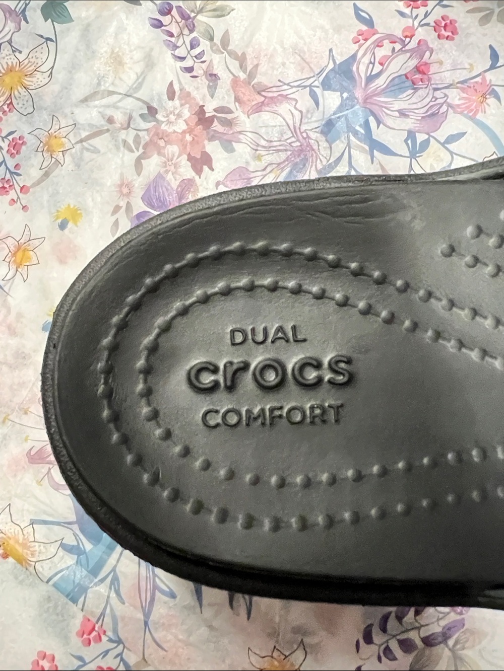CROCS Black Slip-On Wedge Slide Sandals Size 7 - Picture 2 of 13
